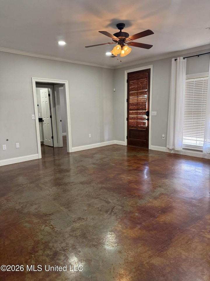 107 Millhouse Dr - Photo 2 of 24