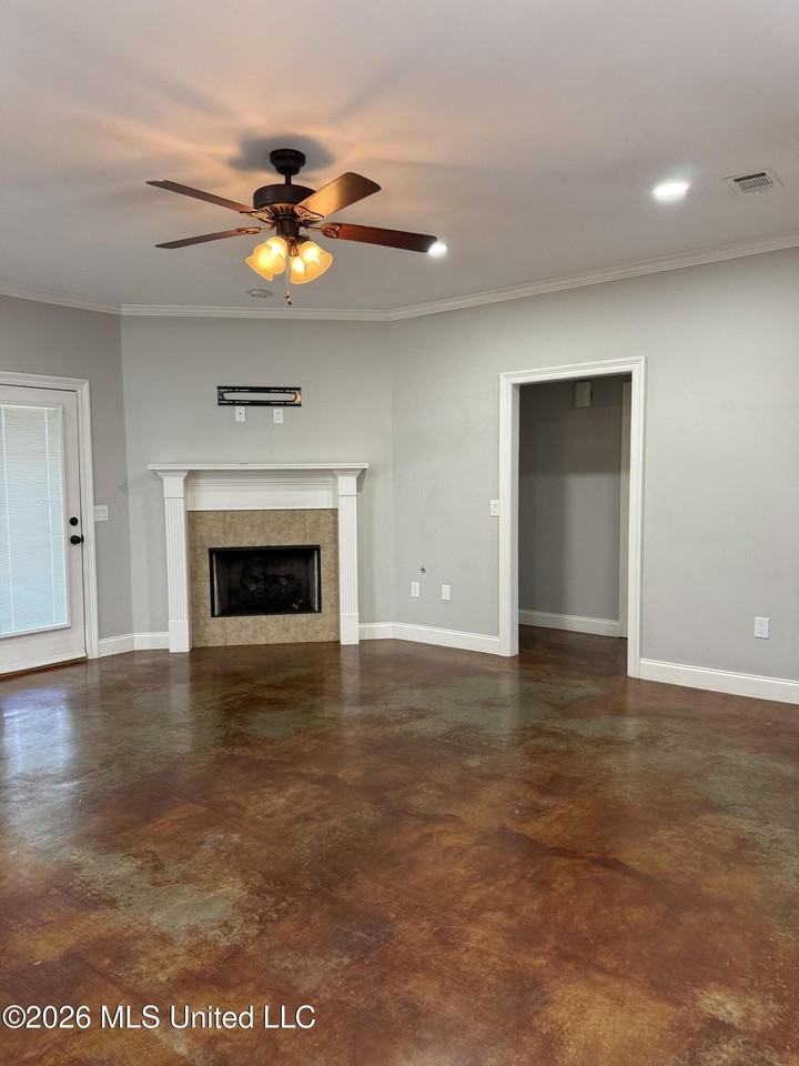 107 Millhouse Dr - Photo 3 of 24