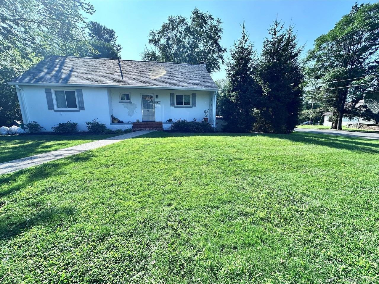 48 Medway Ave - Photo 2 of 17