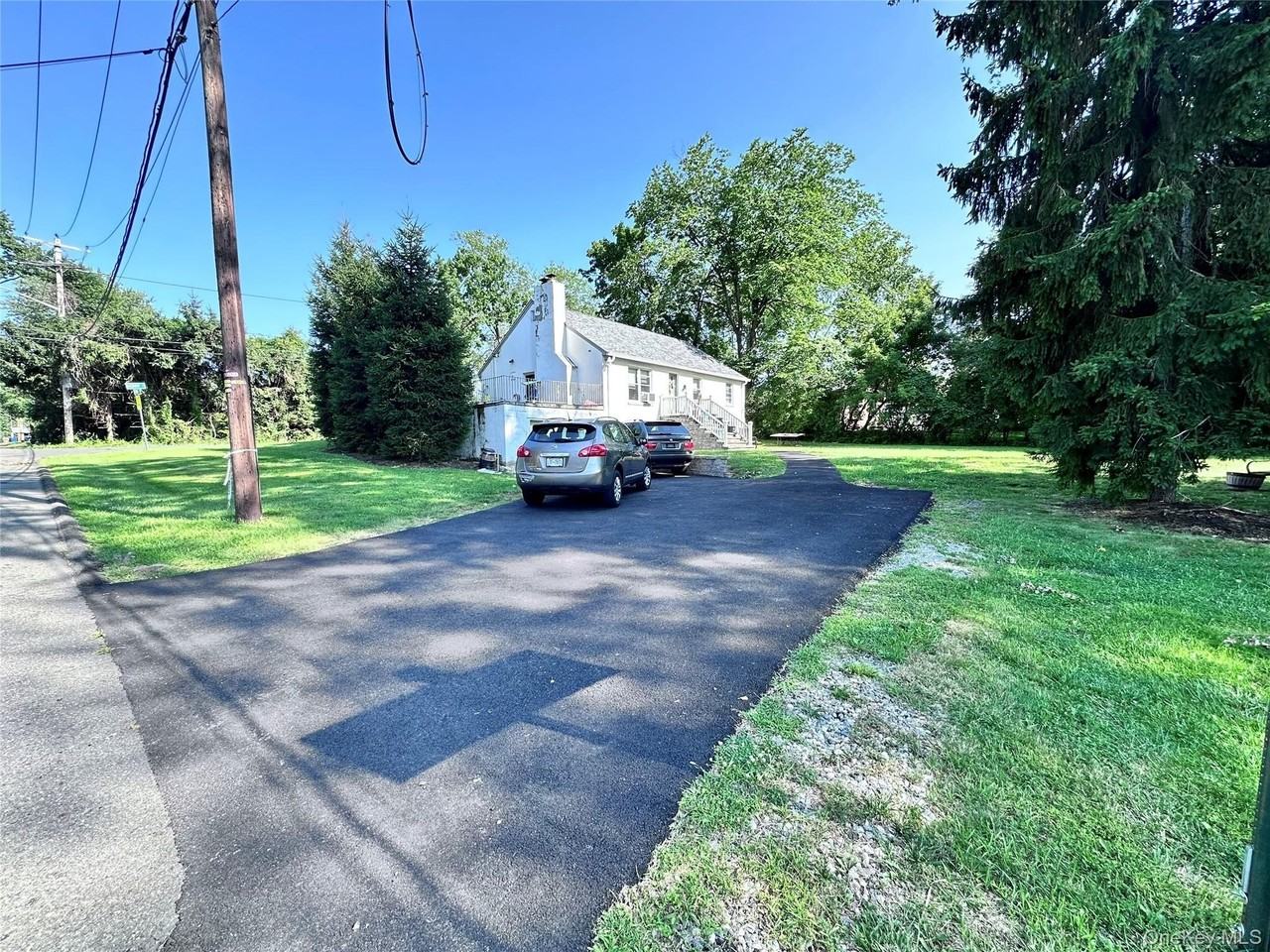 48 Medway Ave - Photo 3 of 17