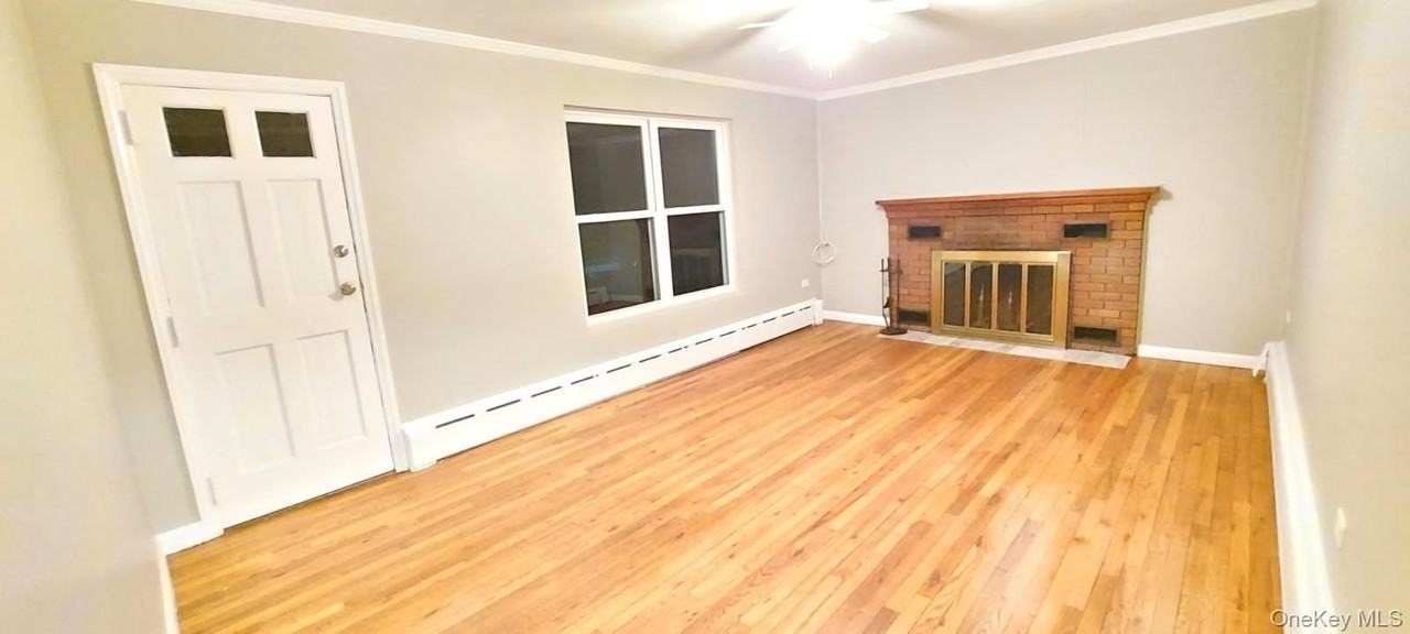 48 Medway Ave - Photo 4 of 17