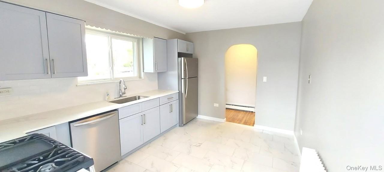48 Medway Ave - Photo 5 of 17
