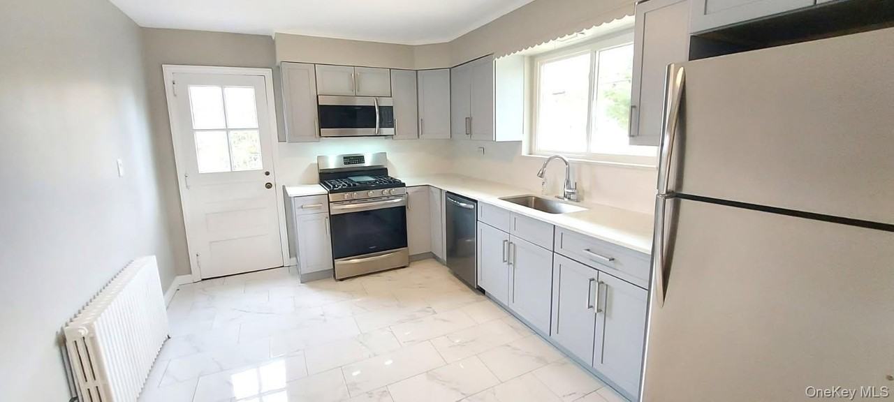 48 Medway Ave - Photo 6 of 17