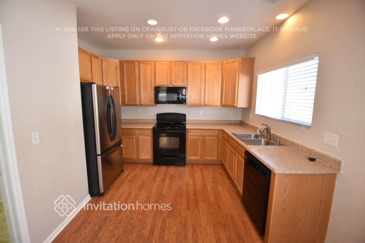 4237 Bountiful Cir - Photo 4 of 11