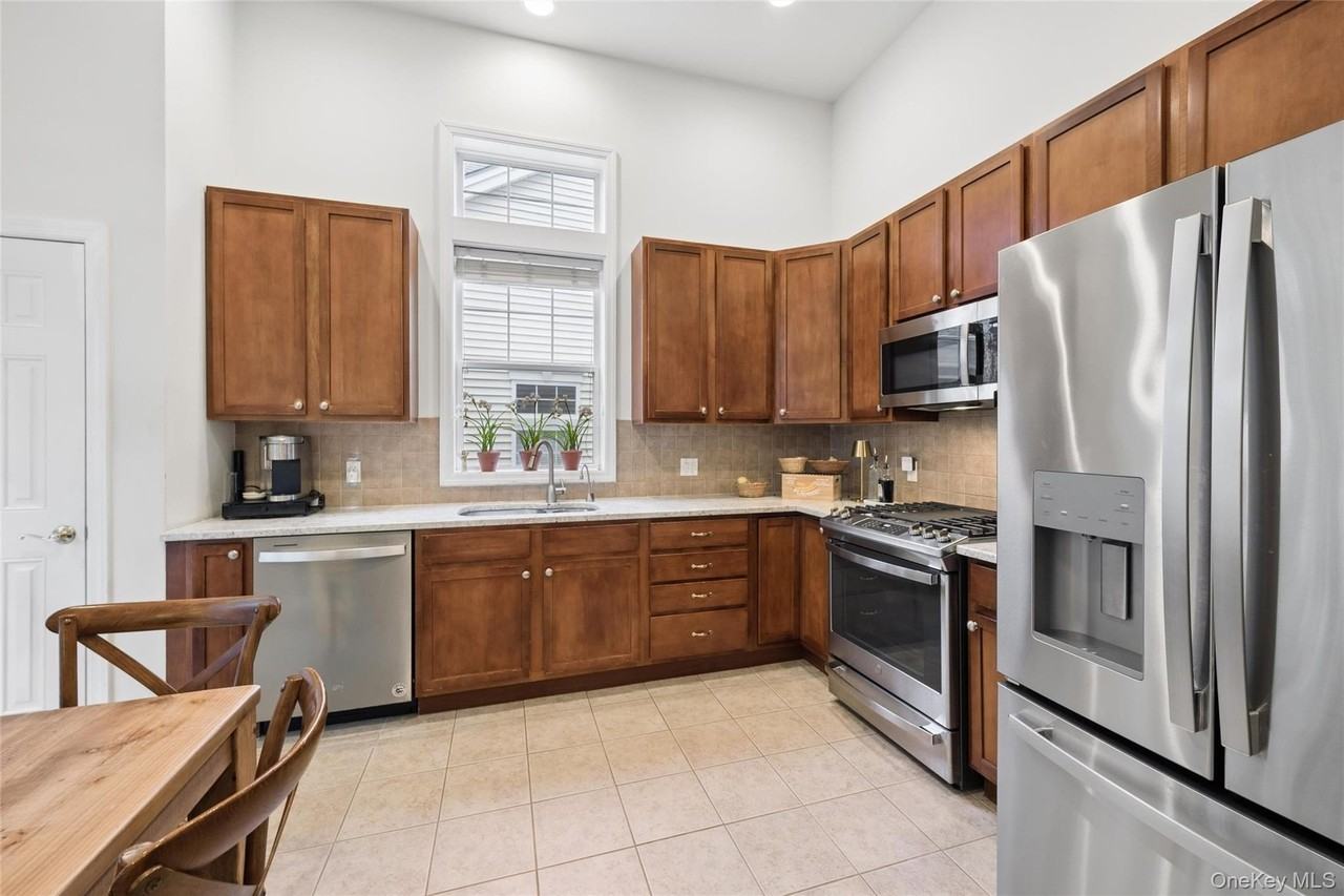 228 Sonata Ct - Photo 4 of 31