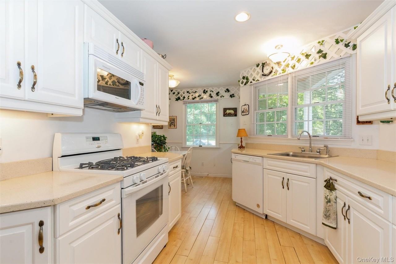21 Oceanview Rd - Photo 4 of 21