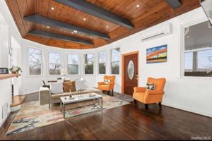 featured image of 3404 Mohegan Ave