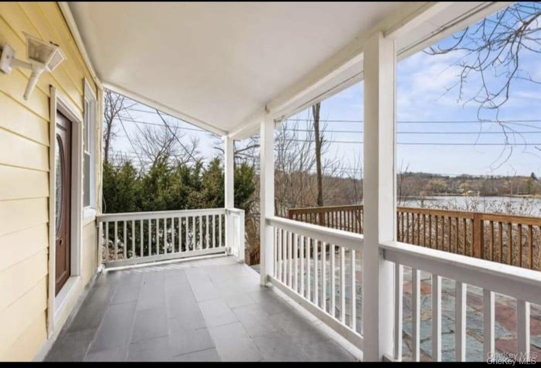 3404 Mohegan Ave - Photo 6 of 13