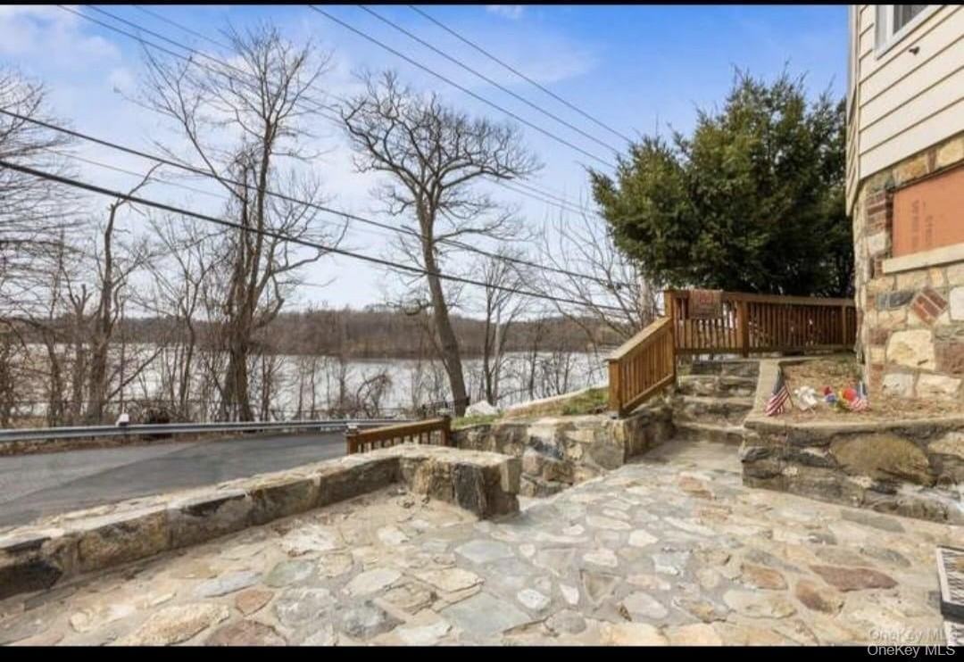3404 Mohegan Ave - Photo 7 of 13