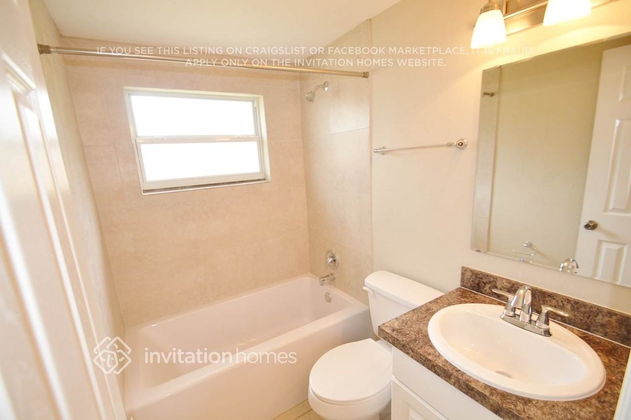 711 Starke Lake Cir - Photo 6 of 8