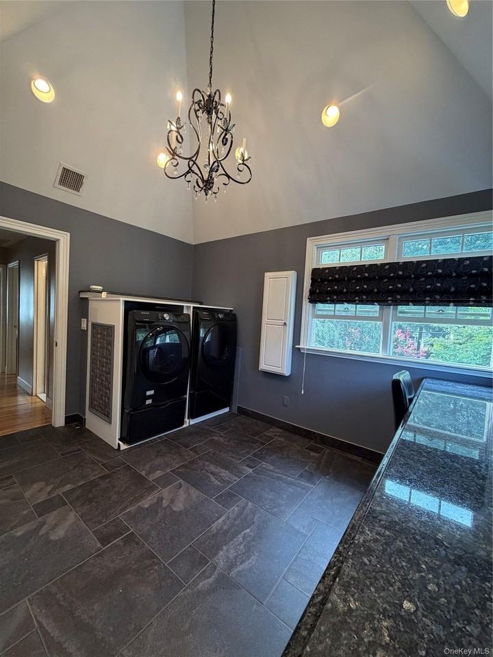 24 Arlington Ave - Photo 4 of 19