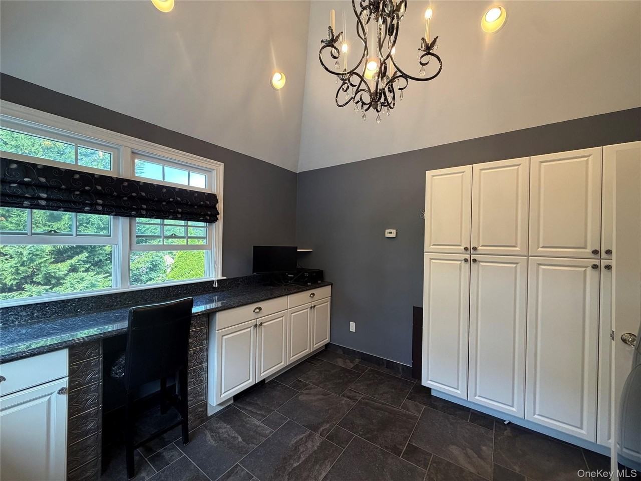 24 Arlington Ave - Photo 5 of 19