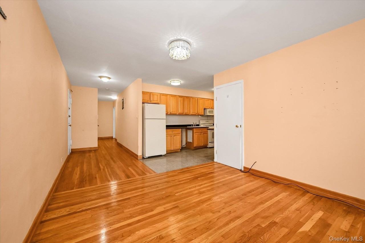 14018 Burden Cres #411 - Photo 3 of 16