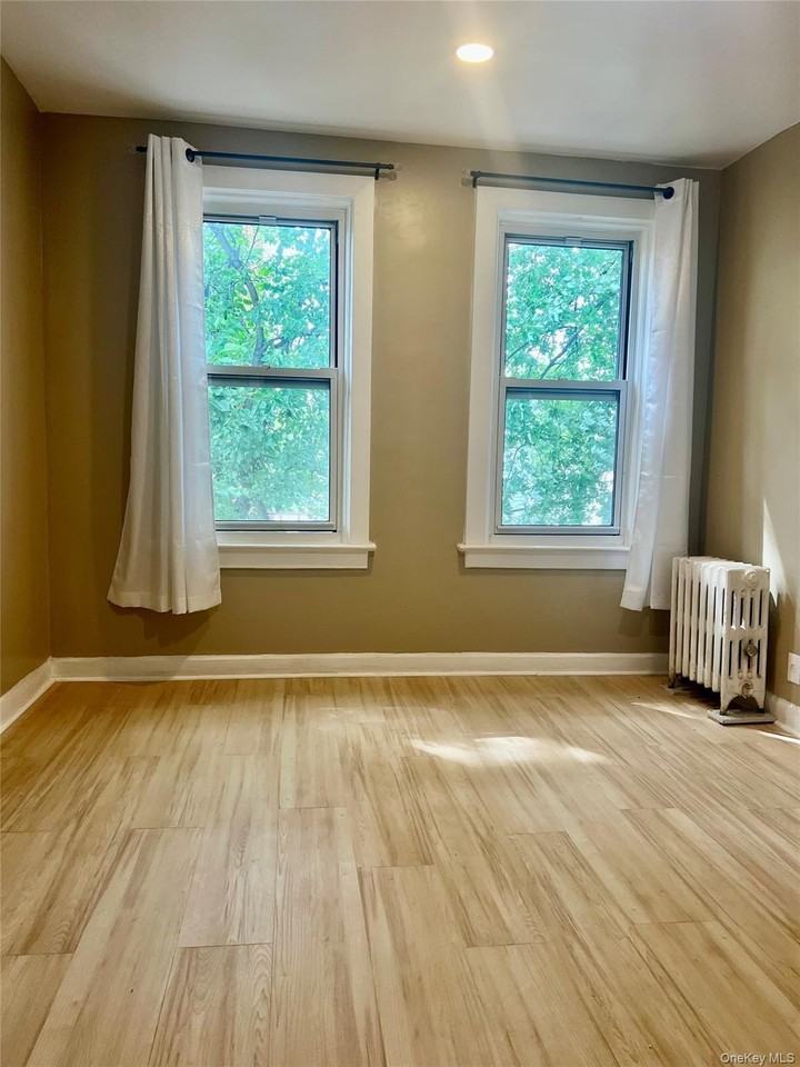 4218 66th St - Photo 2 of 6