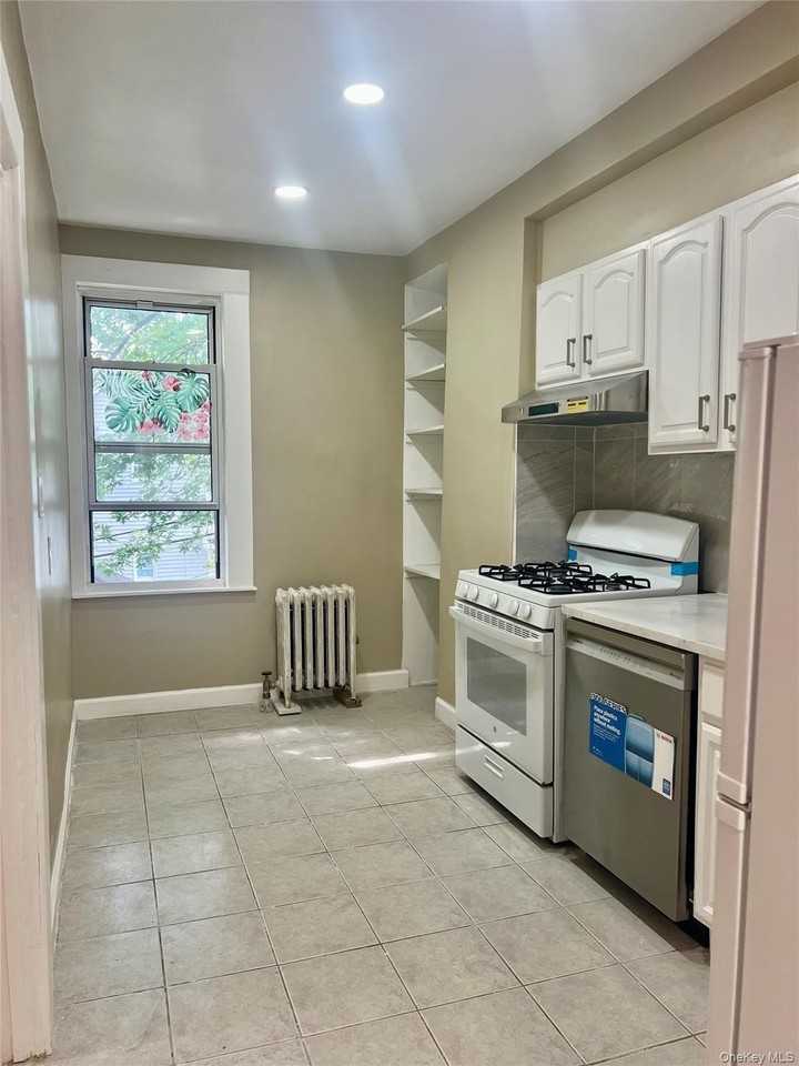 4218 66th St - Photo 3 of 6