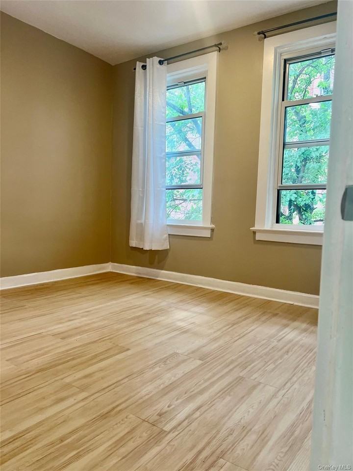 4218 66th St - Photo 4 of 6