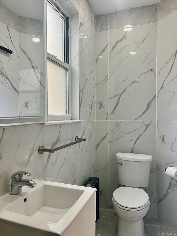 4218 66th St - Photo 5 of 6