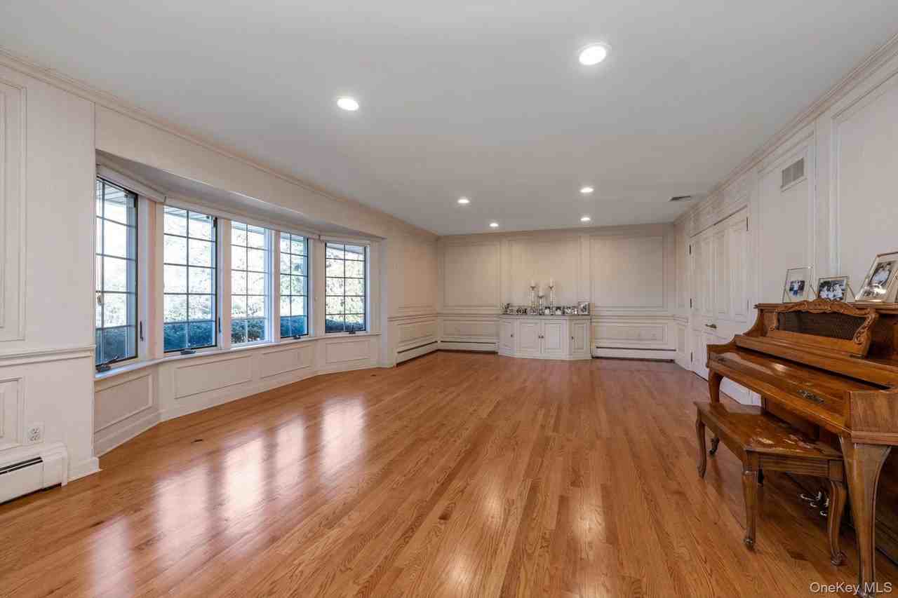 200 Hummingbird Dr - Photo 7 of 29