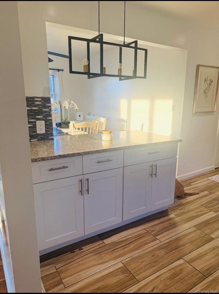 472 Kirkman Ave - Photo 4 of 10