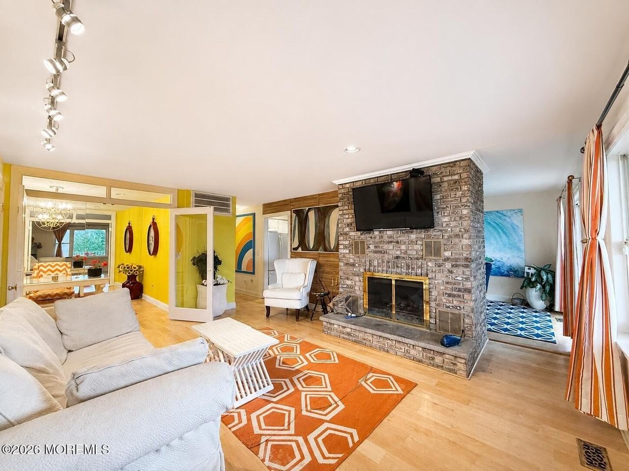 324 Shore Dr #E1 - Photo 2 of 20