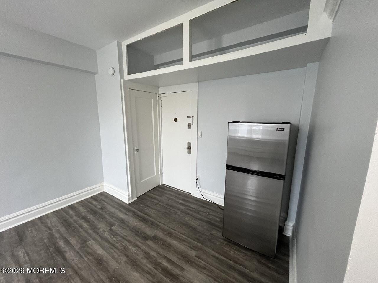 201 Lareine Ave #208 - Photo 5 of 8