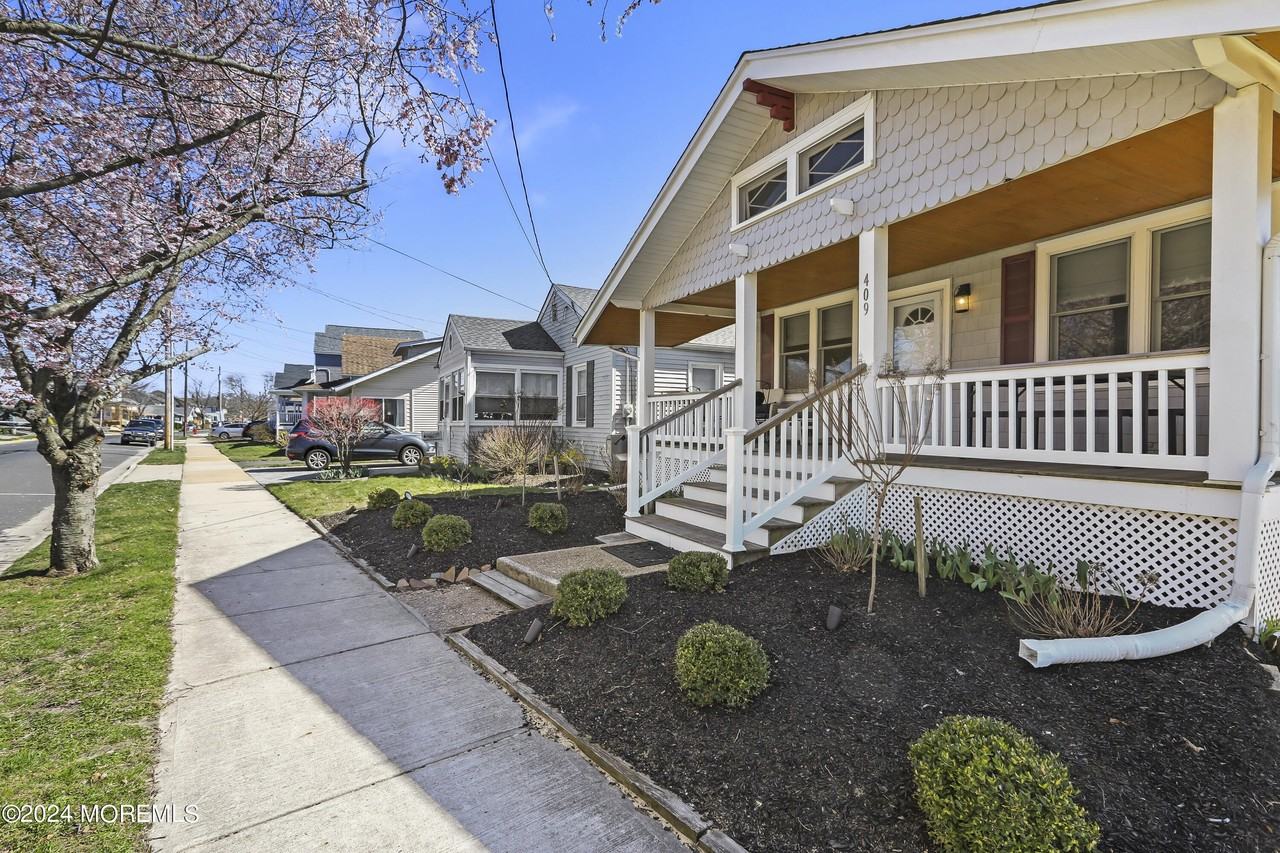 409 13th Ave - Photo 5 of 50