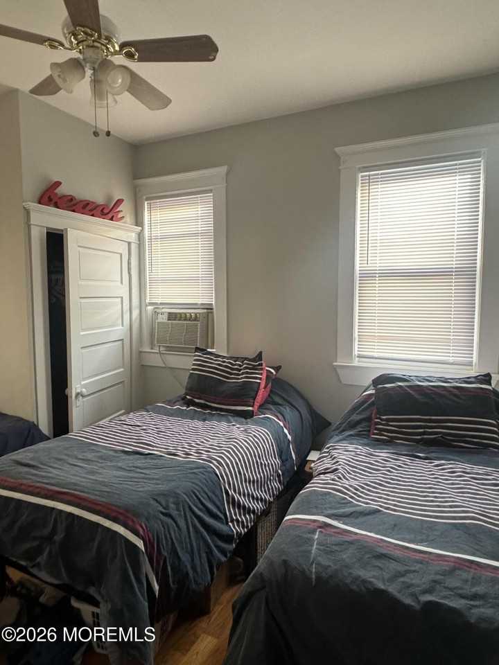 44 Riverdale Ave - Photo 4 of 9