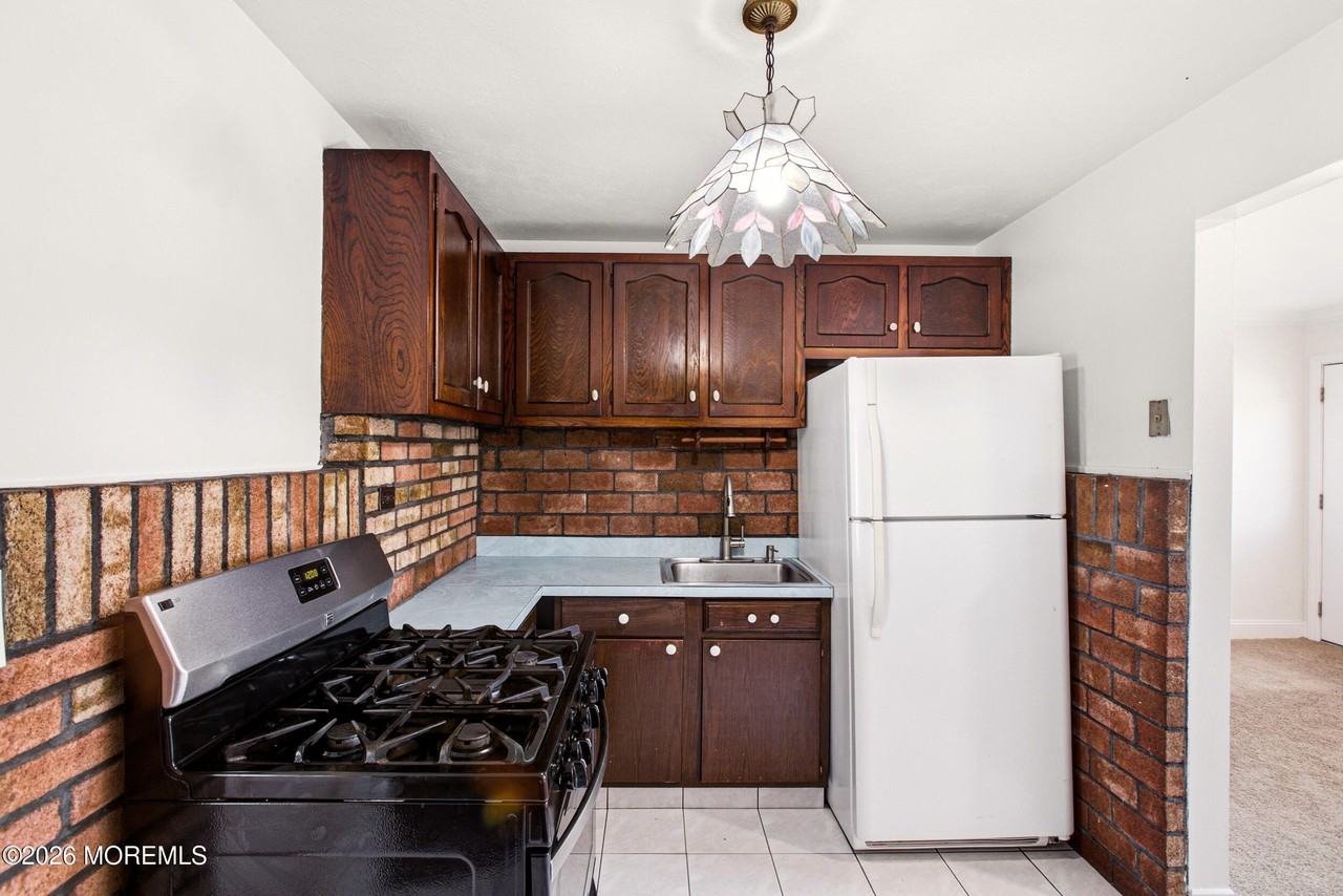 328 Aldrich Rd - Photo 3 of 15