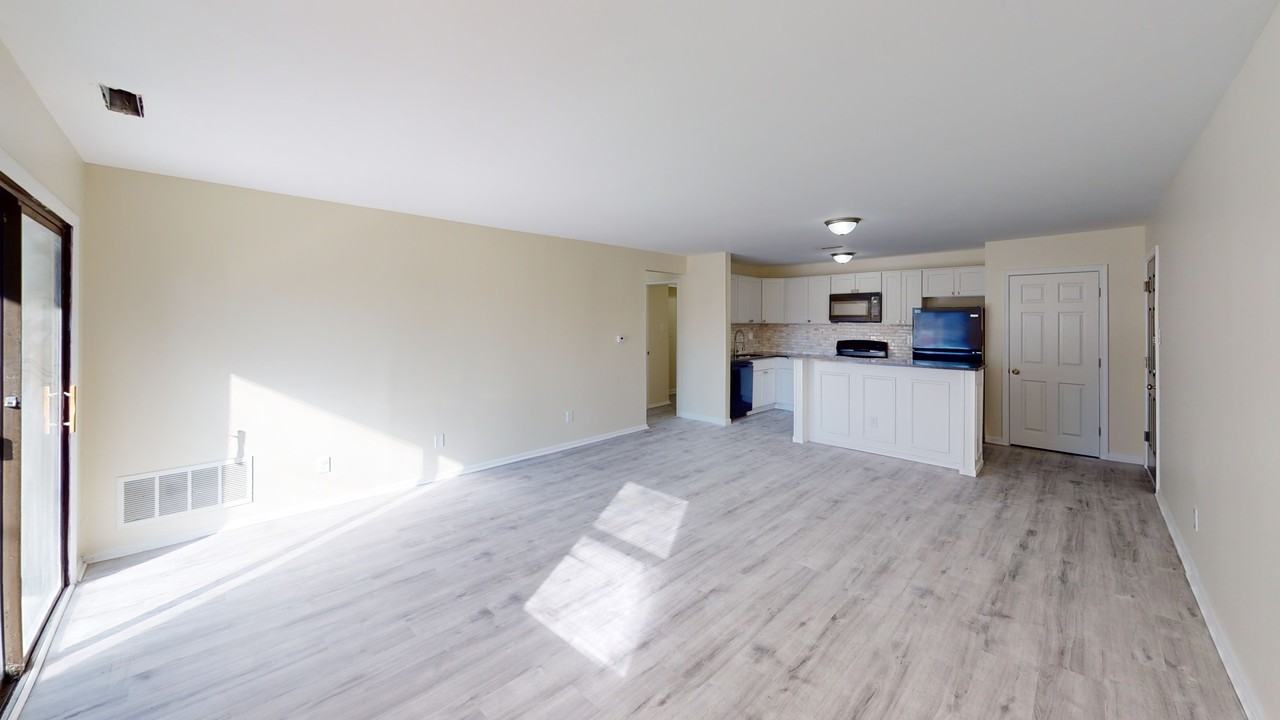 300 Broadway - C4 #C4 - Photo 3 of 11