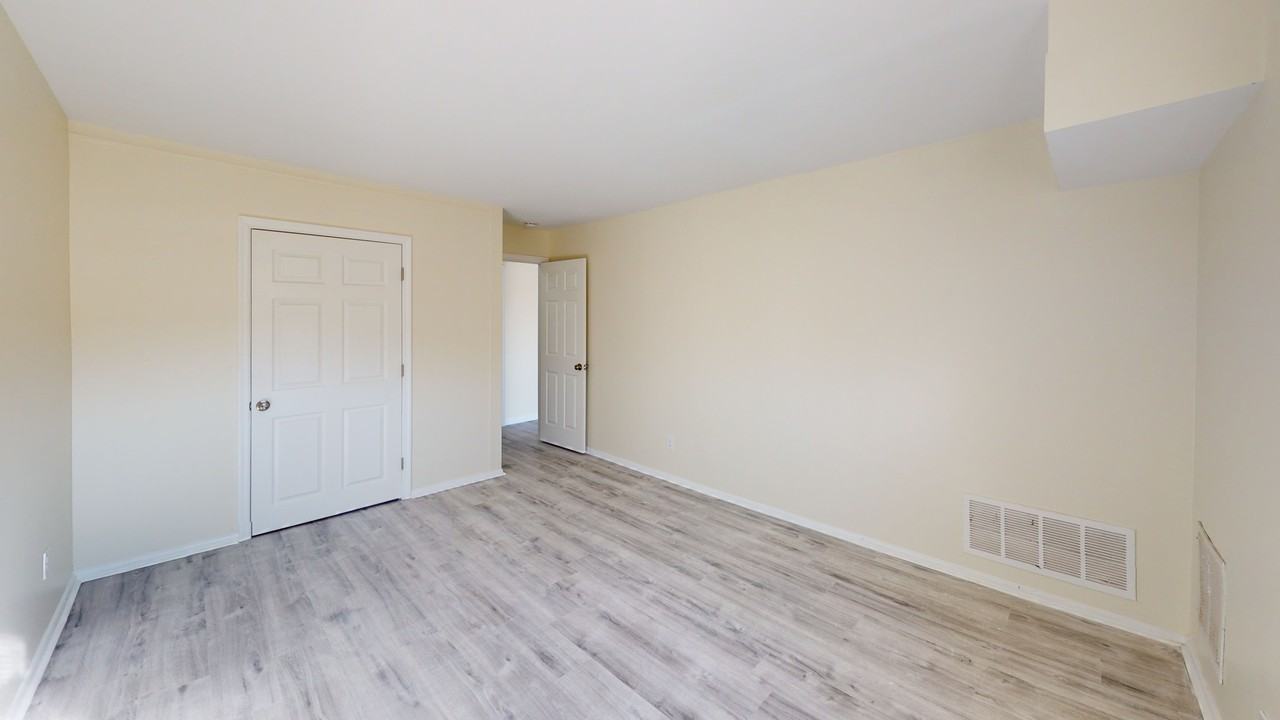300 Broadway - C4 #C4 - Photo 5 of 11