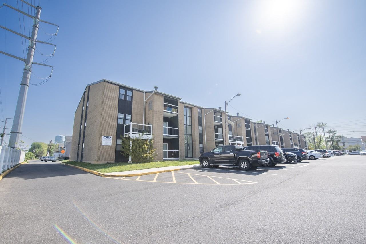 300 Broadway - B5 #B5 - Photo 2 of 3