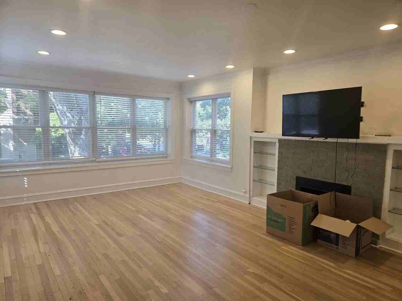 2255 W Huron St #1F - Photo 2 of 15
