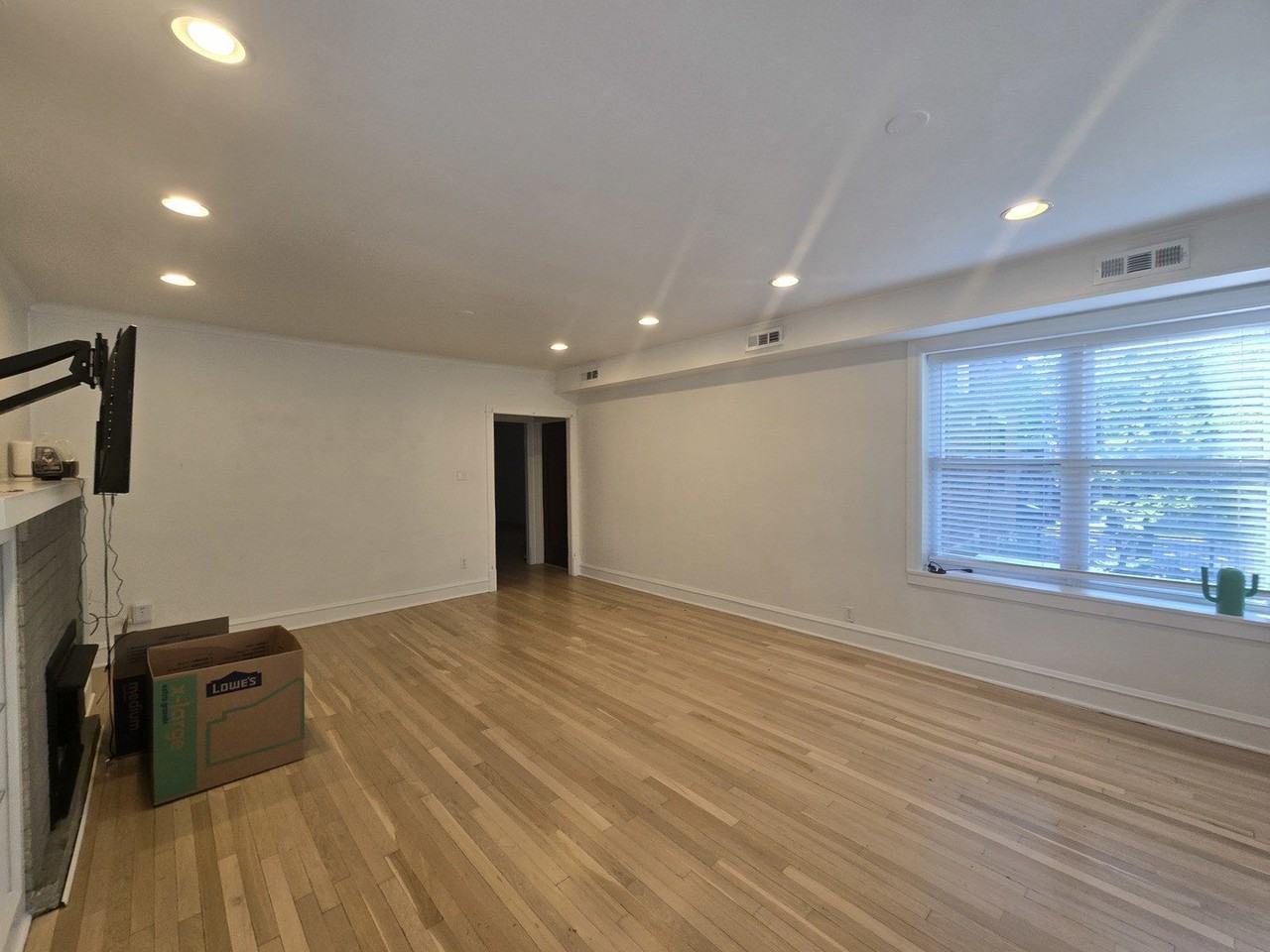 2255 W Huron St #1F - Photo 3 of 15