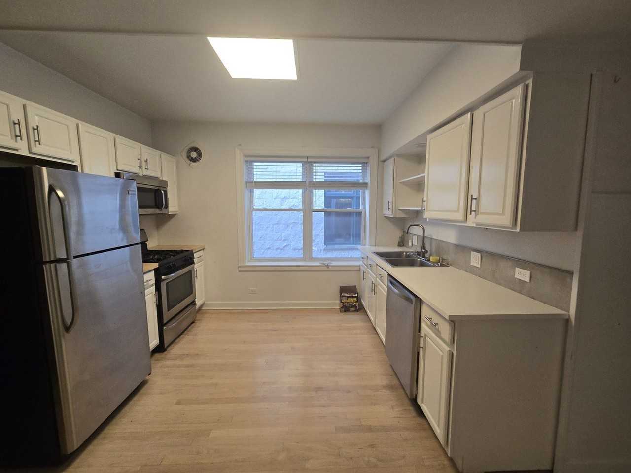2255 W Huron St #1F - Photo 6 of 15