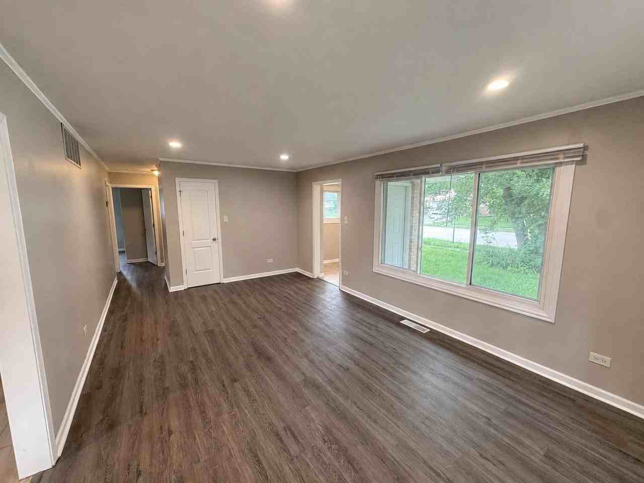 103 Shabbona Dr - Photo 3 of 13