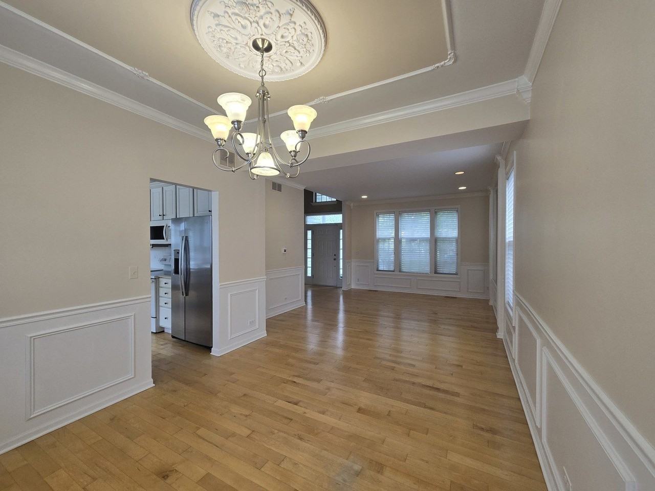 217 Lexington Ct - Photo 4 of 21