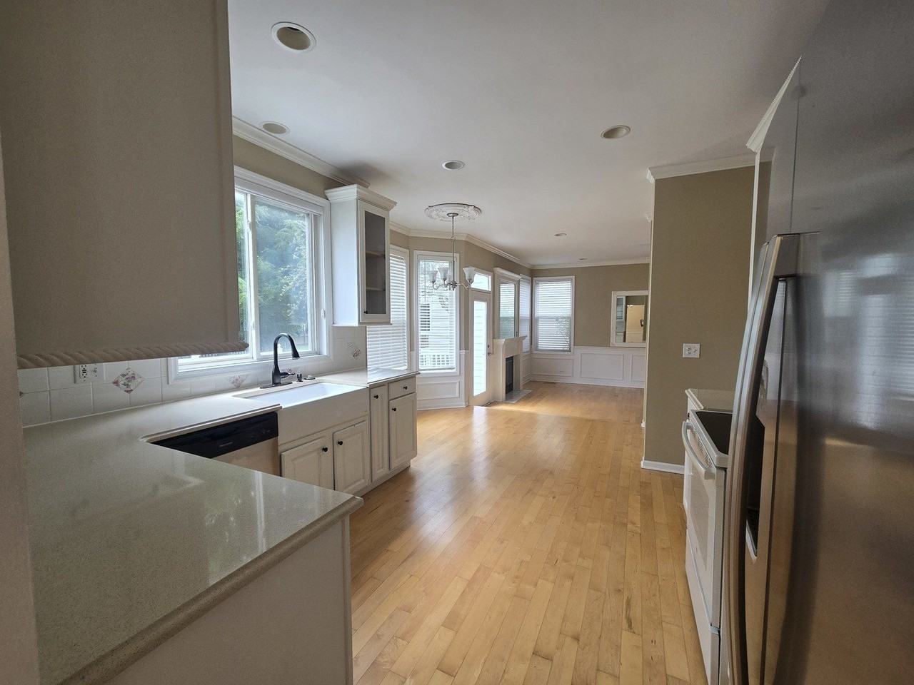 217 Lexington Ct - Photo 5 of 21