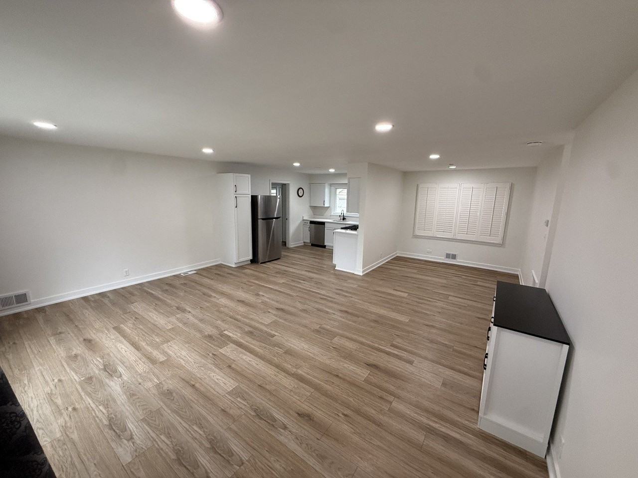 321 N Fairview Ave - Photo 2 of 12
