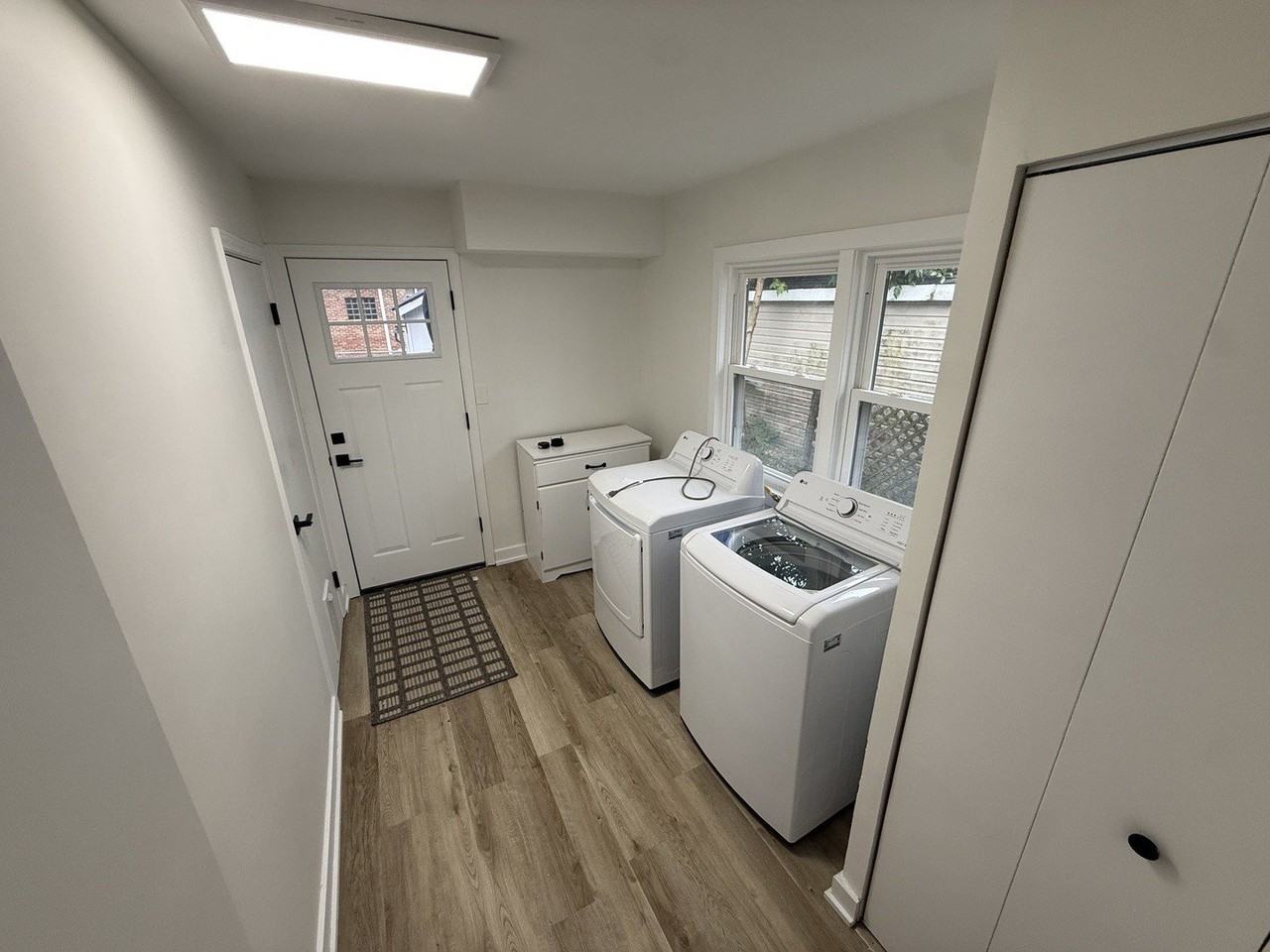 321 N Fairview Ave - Photo 6 of 12