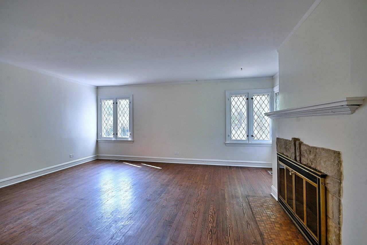 2147 N 78th Ave - Photo 6 of 46