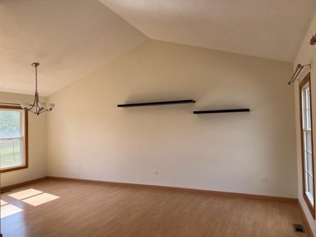 2135 Derby Ct - Photo 3 of 11