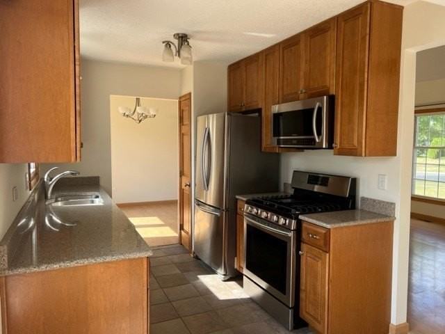 2135 Derby Ct - Photo 5 of 11