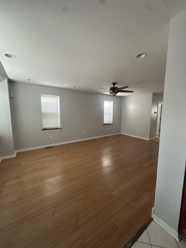 2449 W Taylor St #2 - Photo 3 of 20