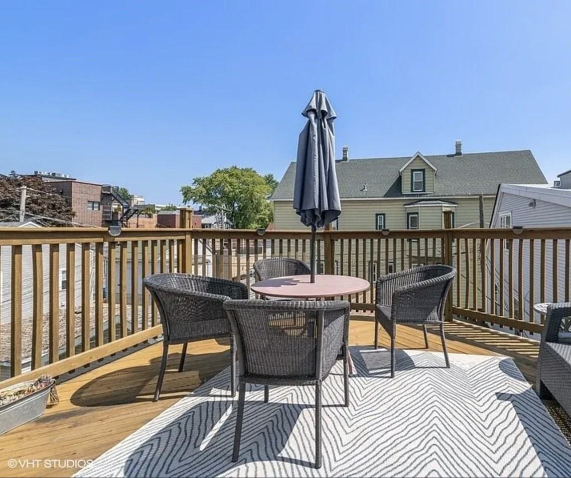 2837 N Southport Ave #3 - Photo 5 of 15