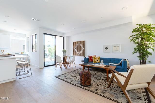 2172 Clifford St - Photo 4 of 7