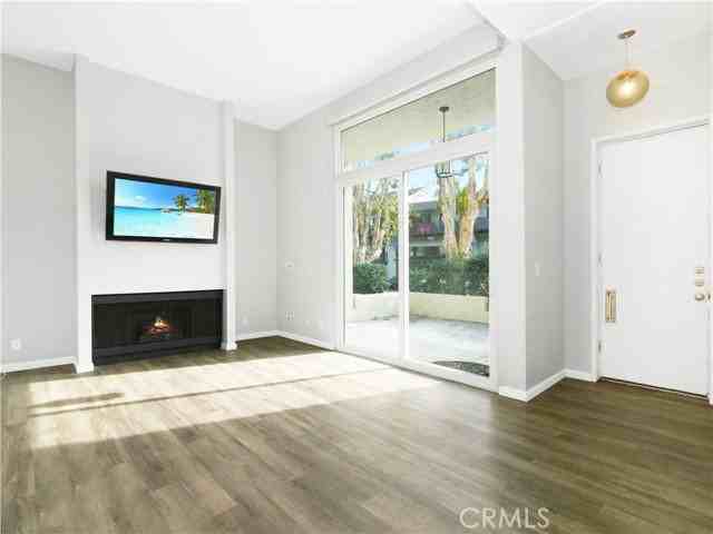 405 2nd St - Photo 3 of 8
