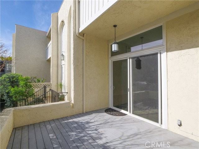 405 2nd St - Photo 5 of 8