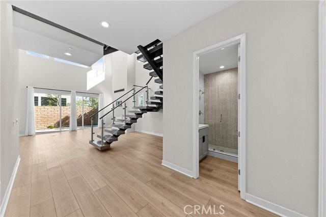 1115 Poppy Ct - Photo 3 of 8