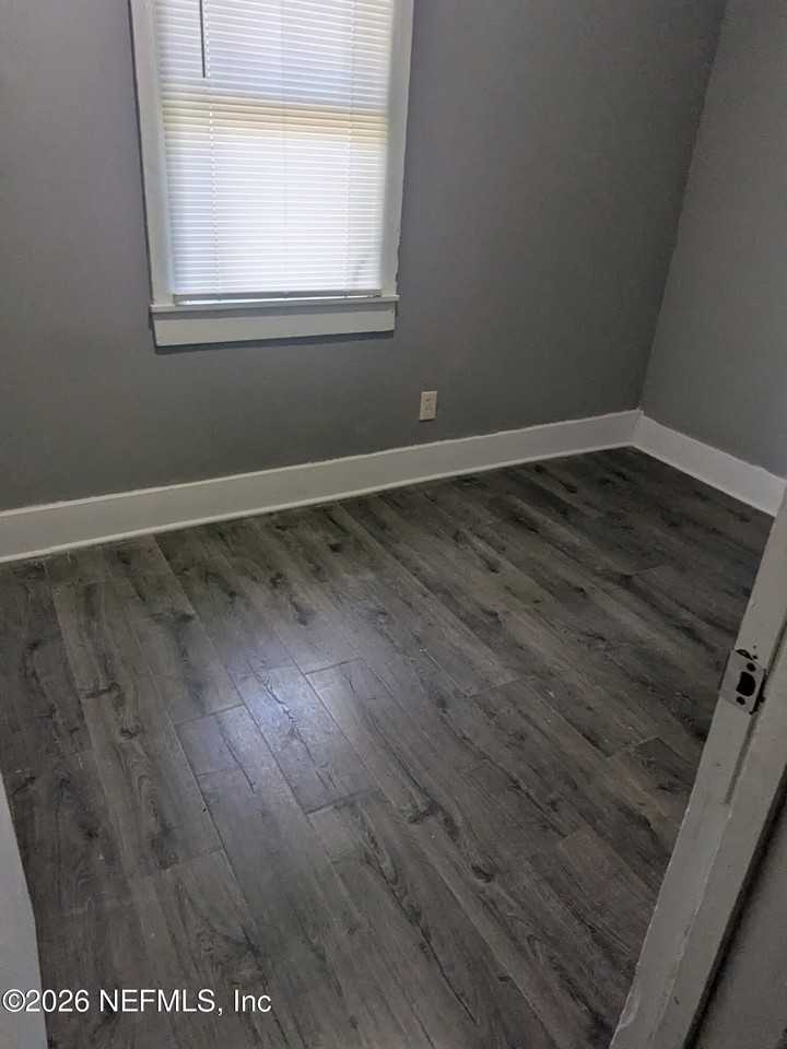 1524 Mount Herman St - Photo 7 of 10