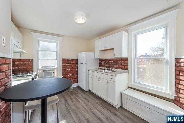 120 California Ave #2ndFL - Photo 7 of 13